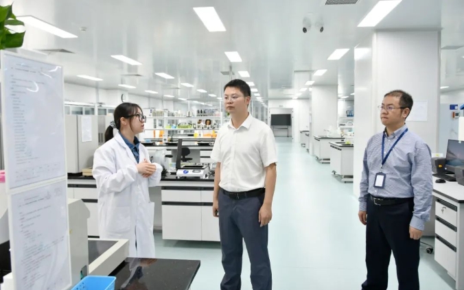 向“新”而行 區主要領導考察生物技術開發企業，擘畫產業發展新藍圖